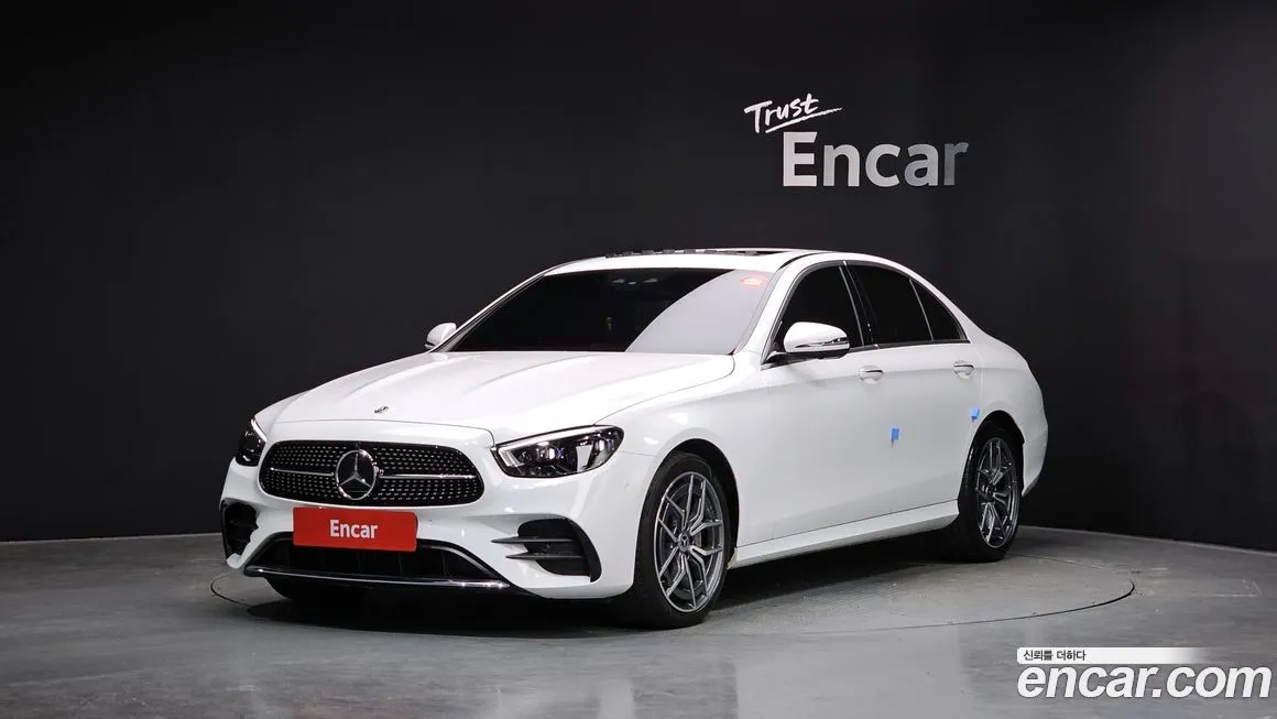 Mercedes-Benz E-Class — фото 1