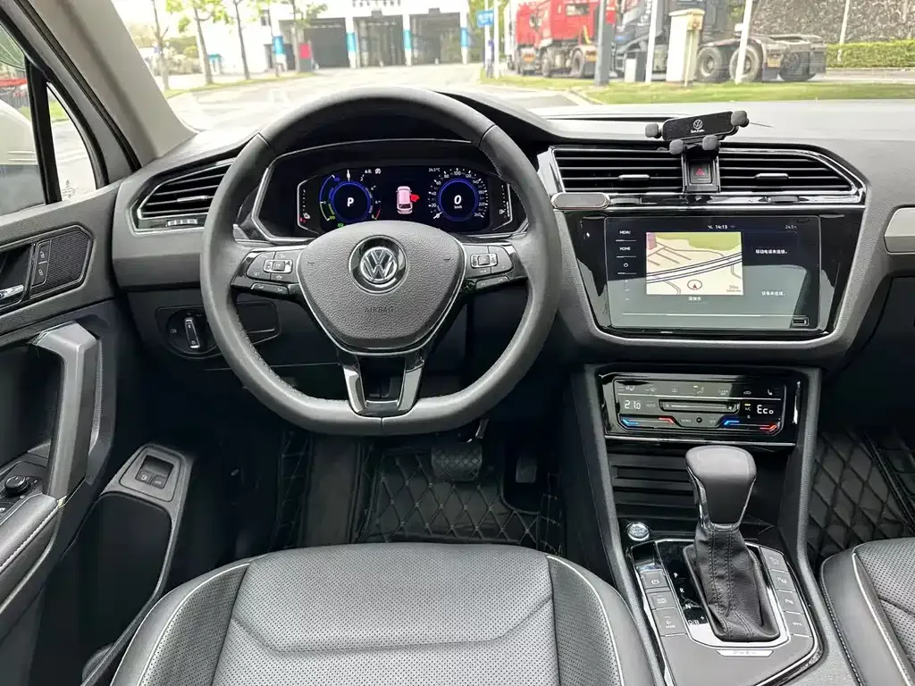 Volkswagen Tiguan L New Energy — фото 6