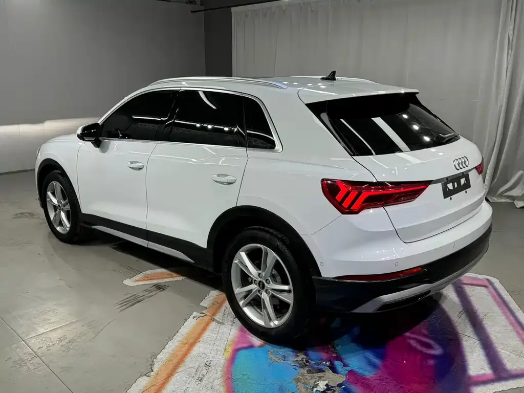 Audi Q3 — фото 10