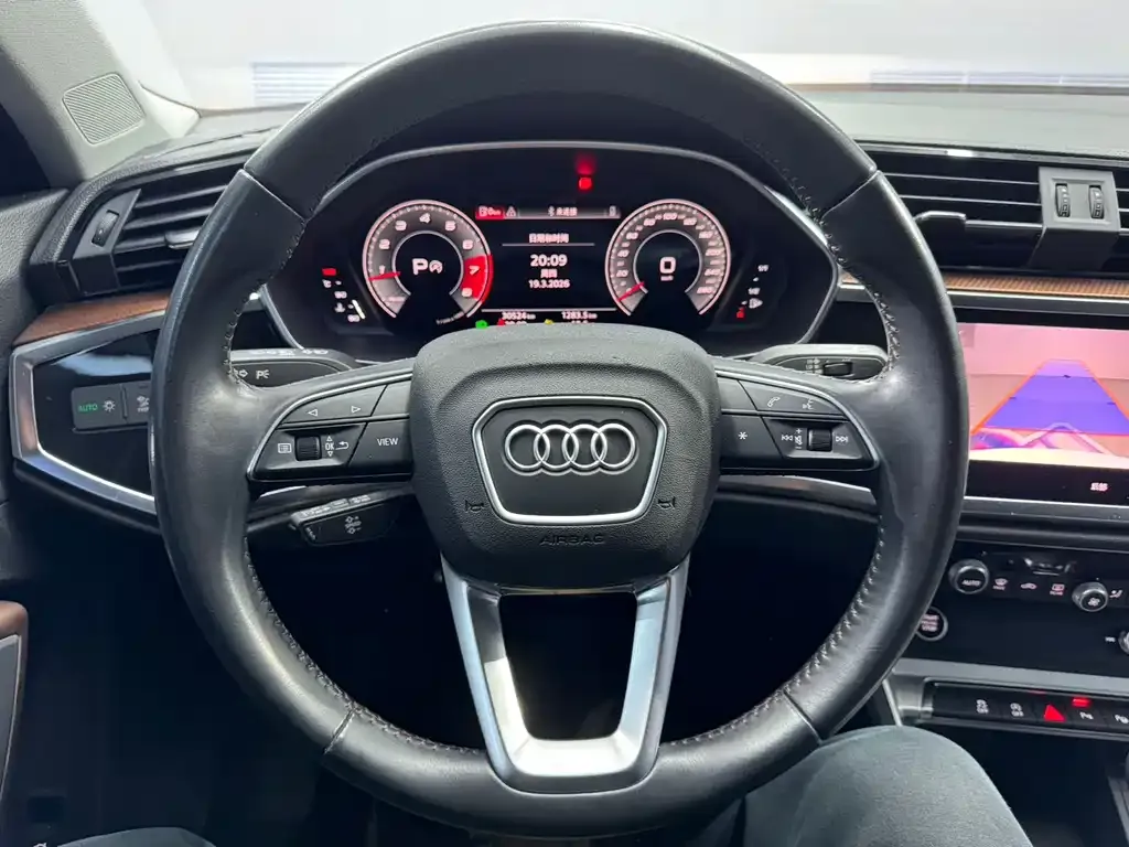 Audi Q3 — фото 3
