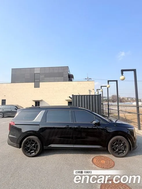 Kia Carnival HEV 9-Seater Gravity