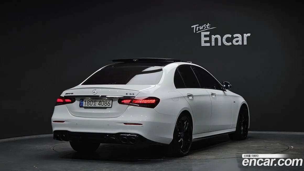 Mercedes-Benz E-Class — фото 4