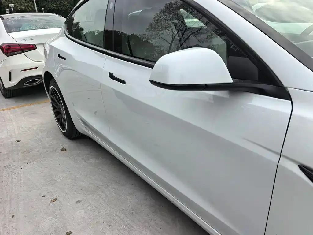 Tesla Model 3 — фото 2