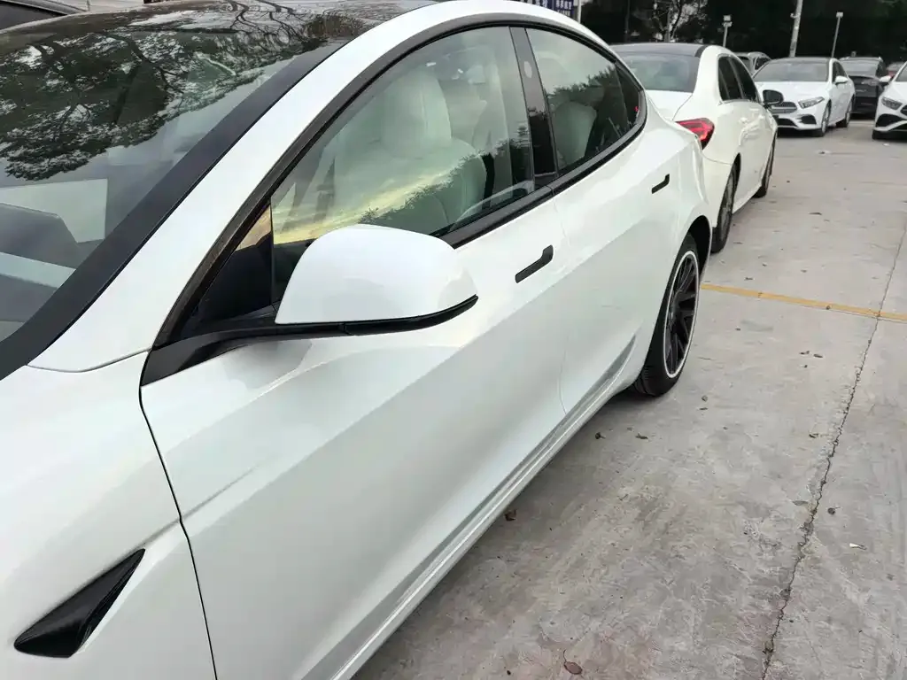 Tesla Model 3 — фото 3