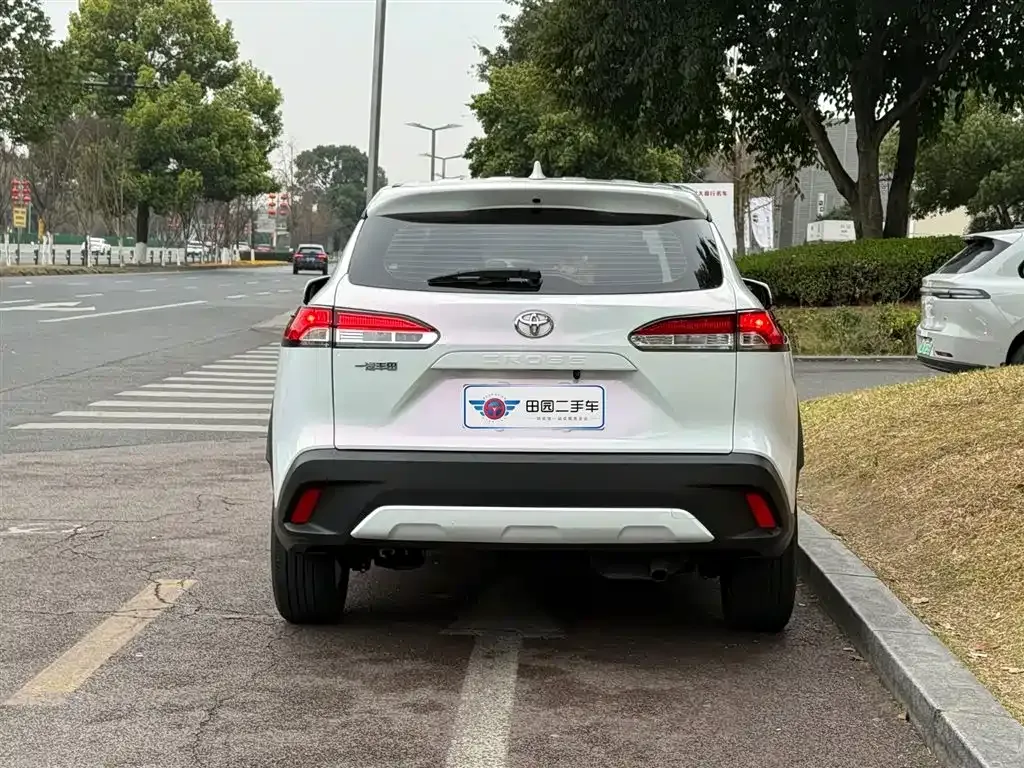 Toyota Corolla Cross — фото 10