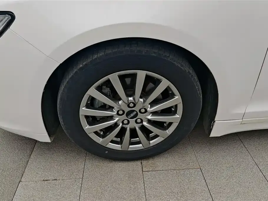 Lincoln MKZ — фото 10