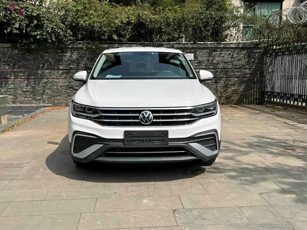 Volkswagen Tiguan L — фото 5