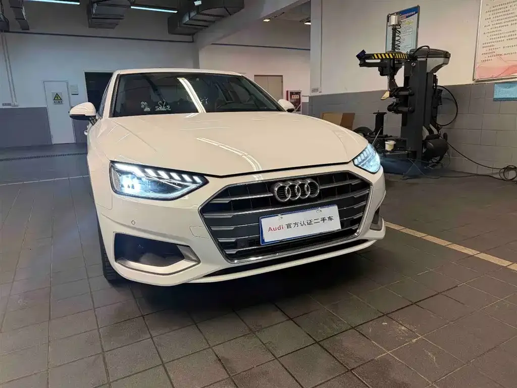 Audi A4L 2021 из CN, фото 5