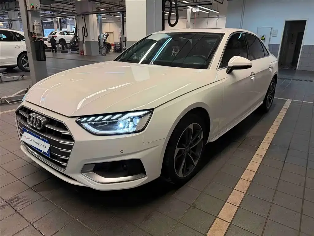 Audi A4L 2021 из CN, фото 7