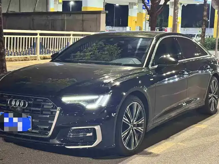 Audi A6L — фото 1