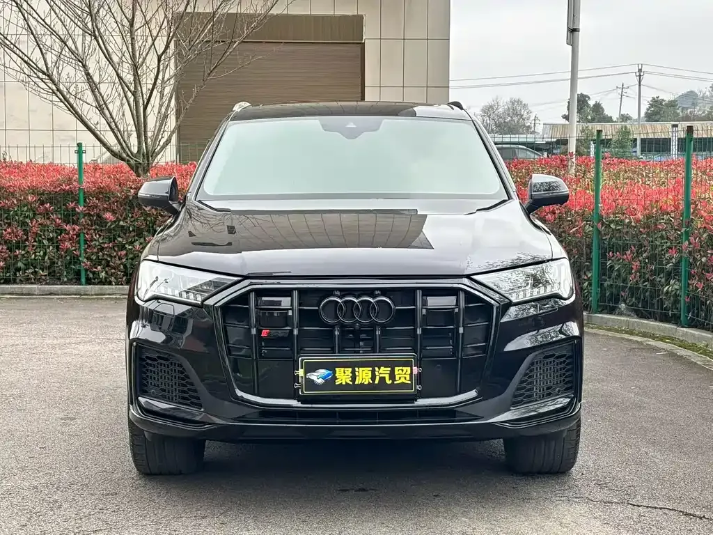 Audi Q7 2021 из CN, фото 8