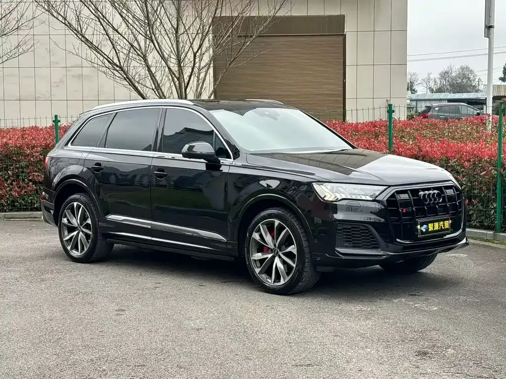 Audi Q7 2021 из CN, фото 2