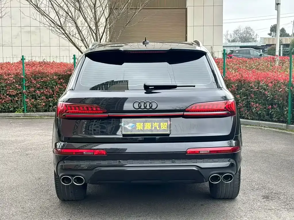 Audi Q7 2021 из CN, фото 9