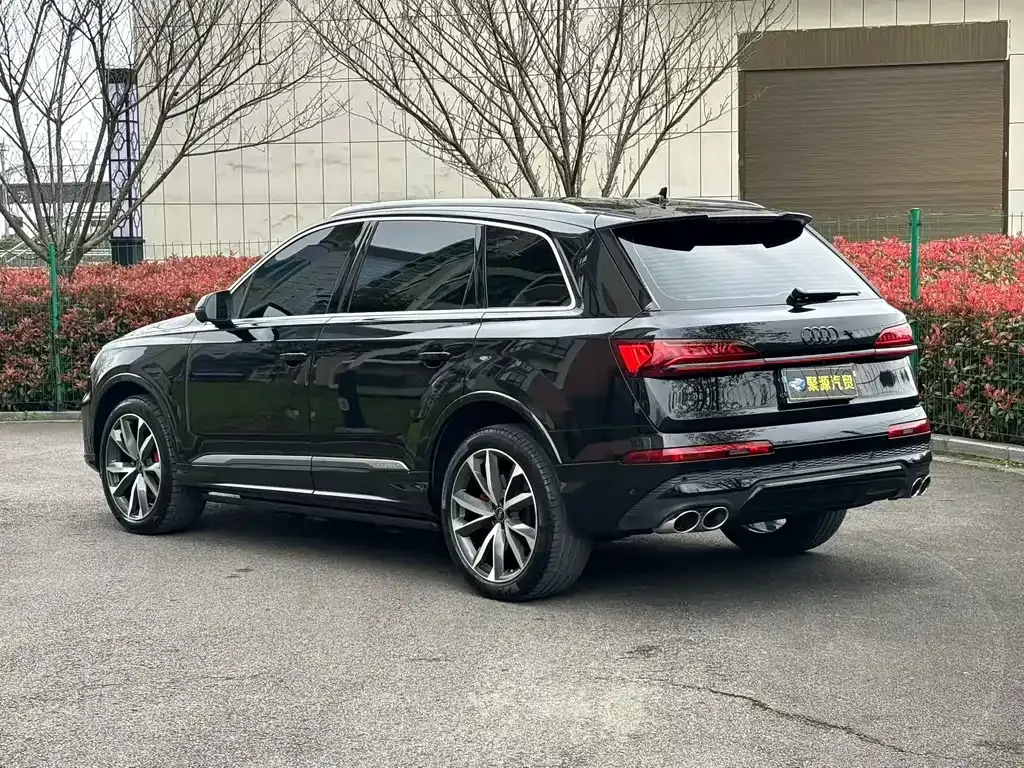 Audi Q7 2021 из CN, фото 3