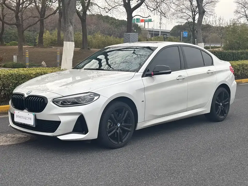 BMW 1 Series 2022 из CN, фото 1