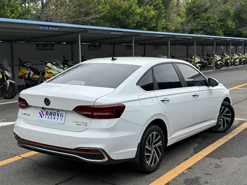Volkswagen Lavida 2022 из CN, фото 8
