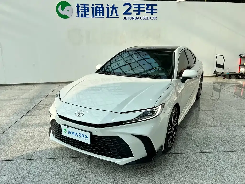 Toyota Camry 2025 из CN, фото 1