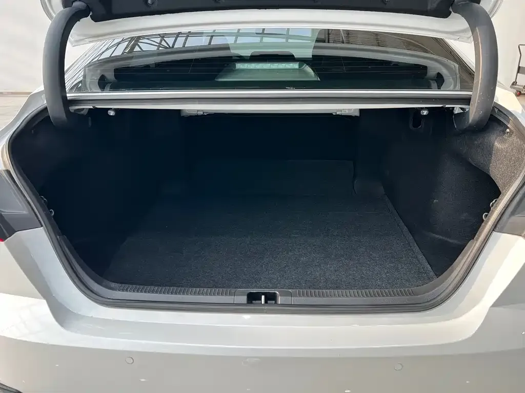 Toyota Camry 2025 из CN, фото 2