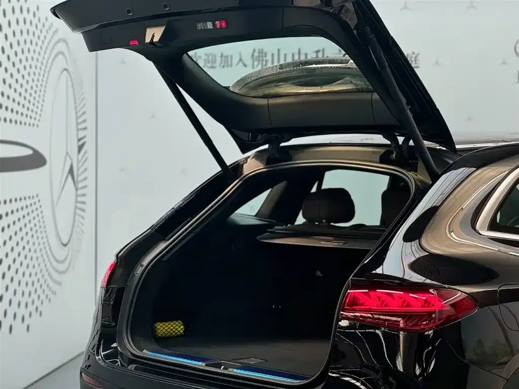 Mercedes-Benz EQE SUV — фото 3
