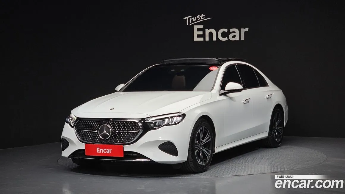 Mercedes-Benz E-Class — фото 1