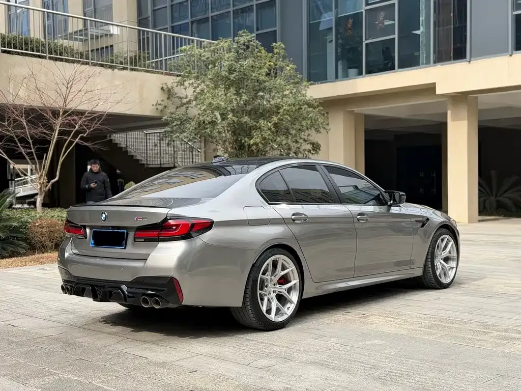 BMW M5 — фото 9