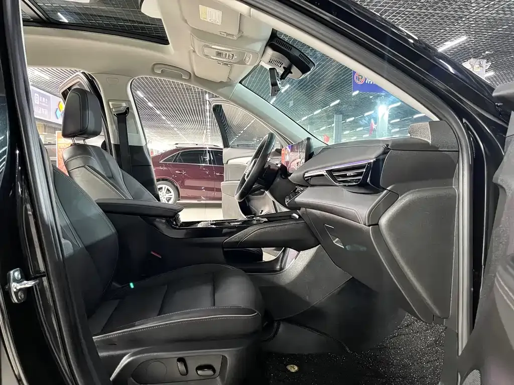 Buick Envision Plus — фото 2