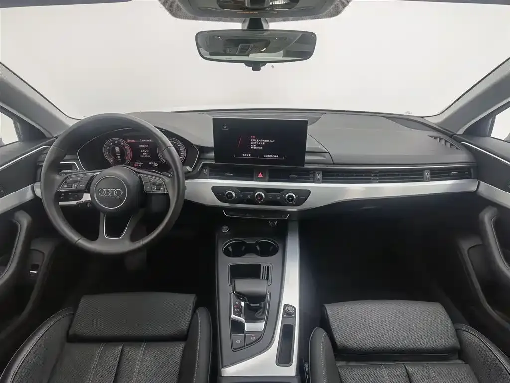 Audi A4L 2023 из CN, фото 7