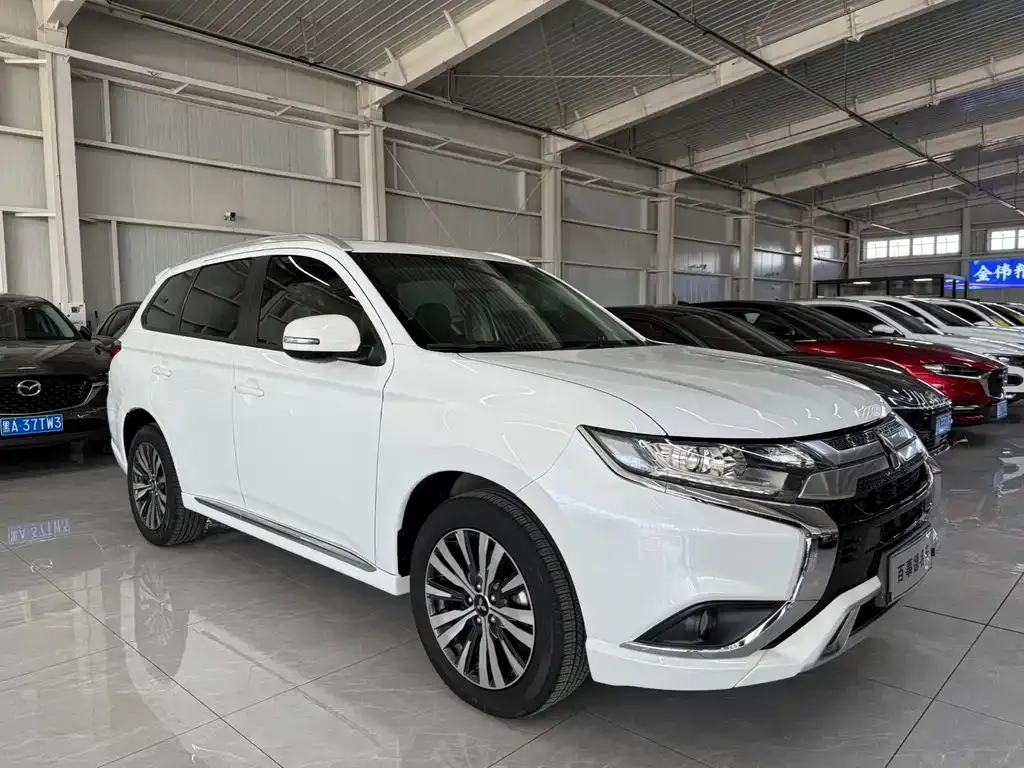 Mitsubishi Outlander 2021 из CN, фото 7