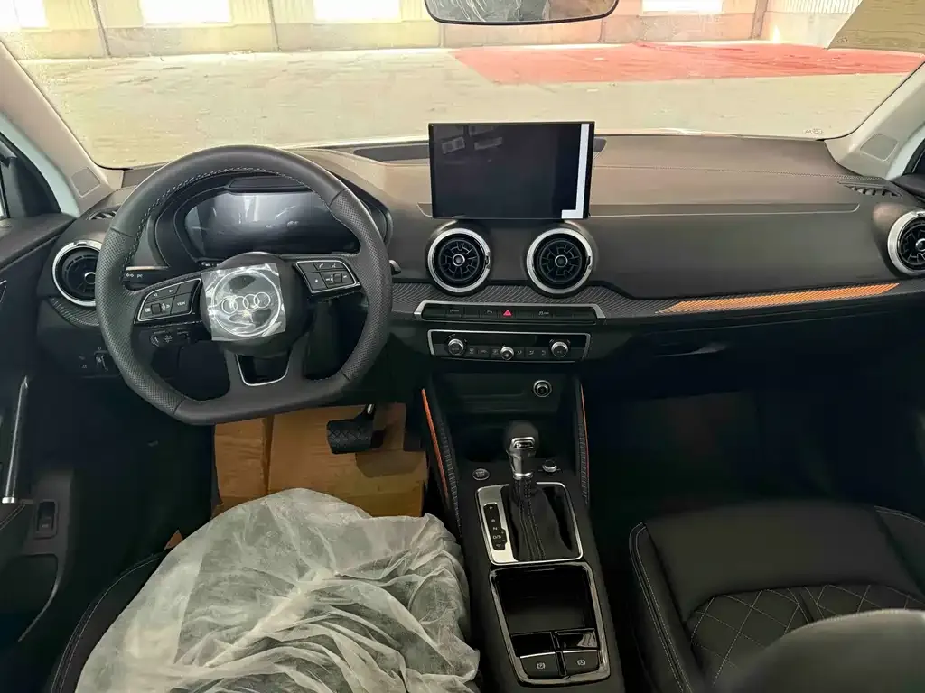 Audi Q2L 2026 из CN, фото 4