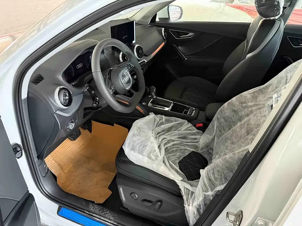 Audi Q2L 2026 из CN, фото 9