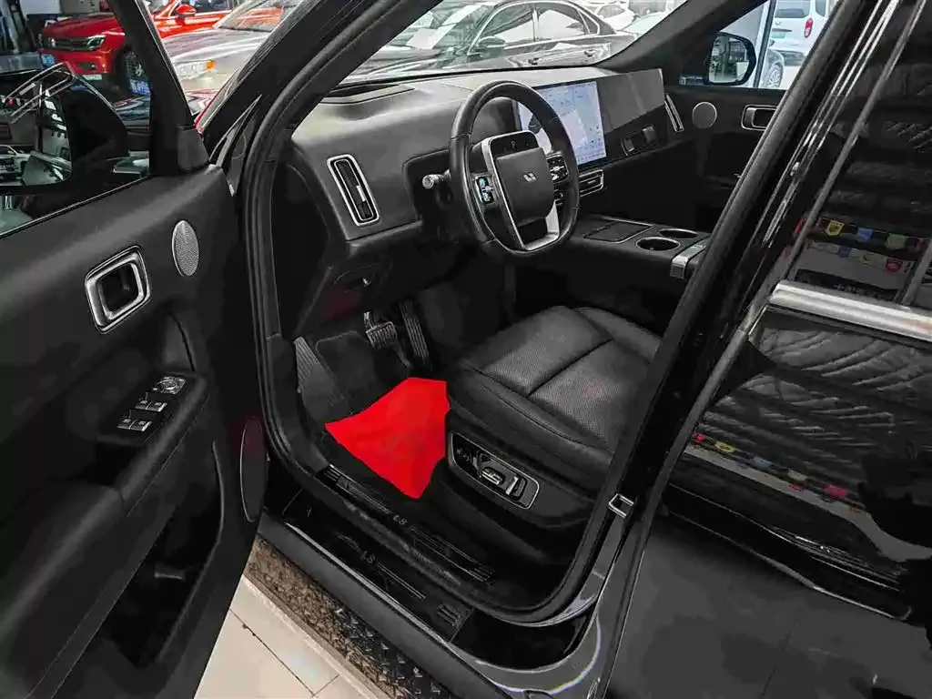Li Auto Li L8 — фото 9