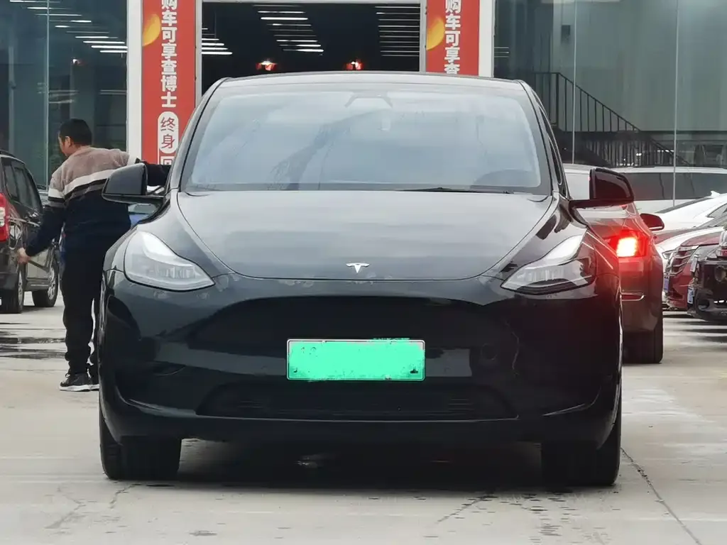 Tesla Model Y — фото 4