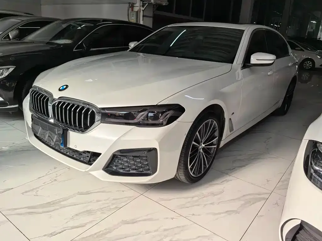 BMW 5 Series — фото 1