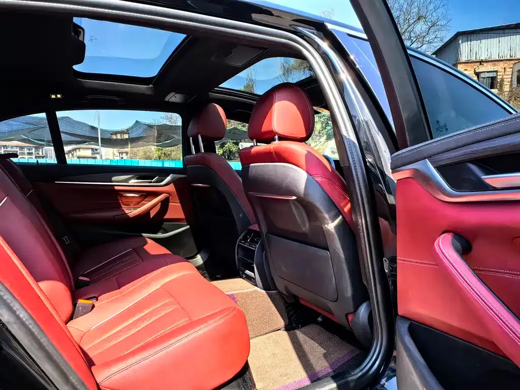 BMW 5 Series 2021 из CN, фото 3