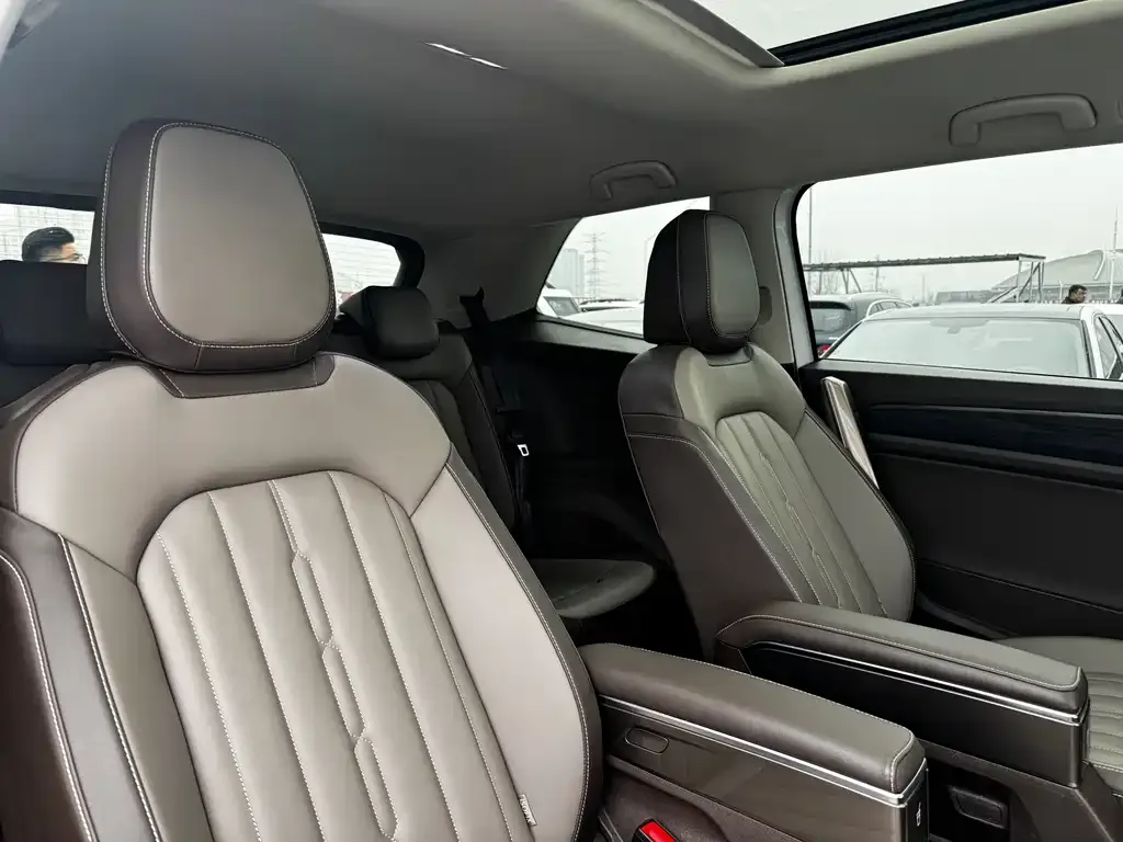 Volkswagen Viloran 2023 из CN, фото 4