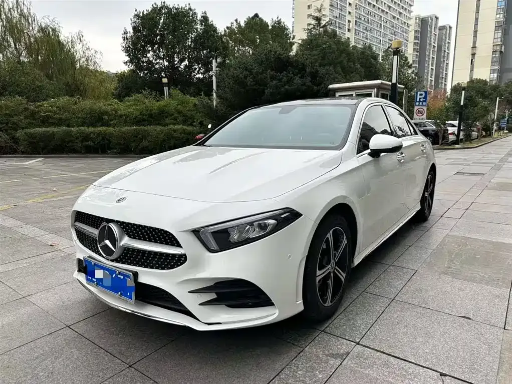 Mercedes-Benz A-Class 2023 из CN, фото 1