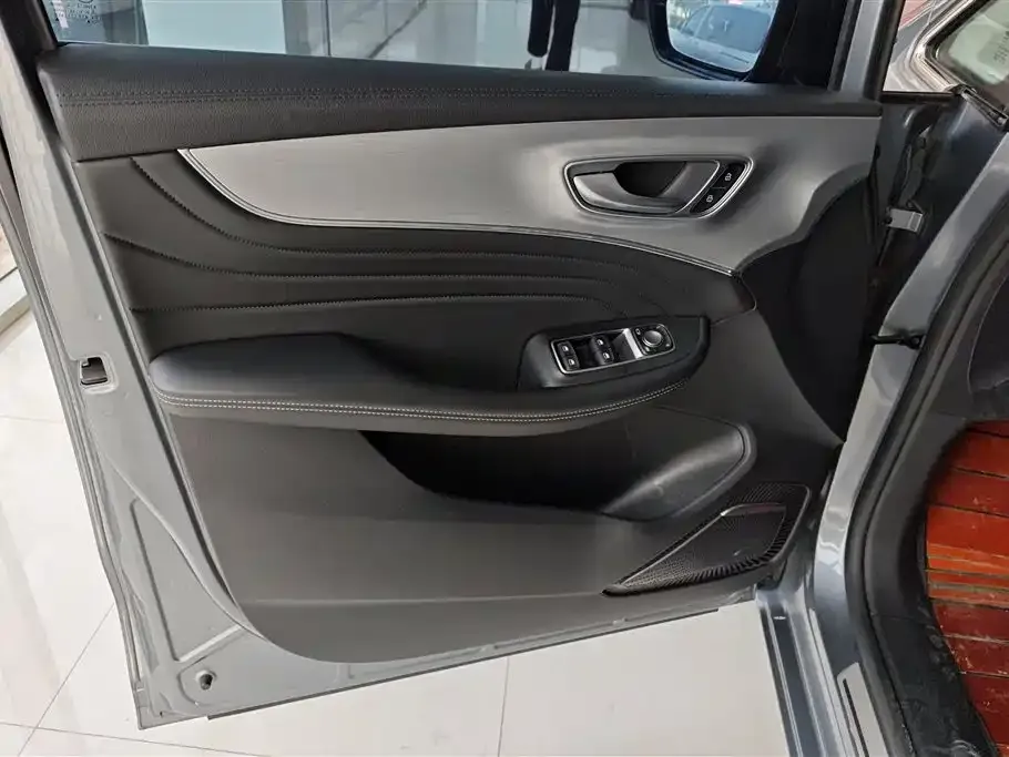 Roewe iMAX8 2022 из CN, фото 6