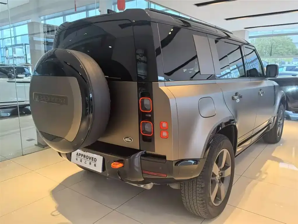 Land Rover Defender — фото 6