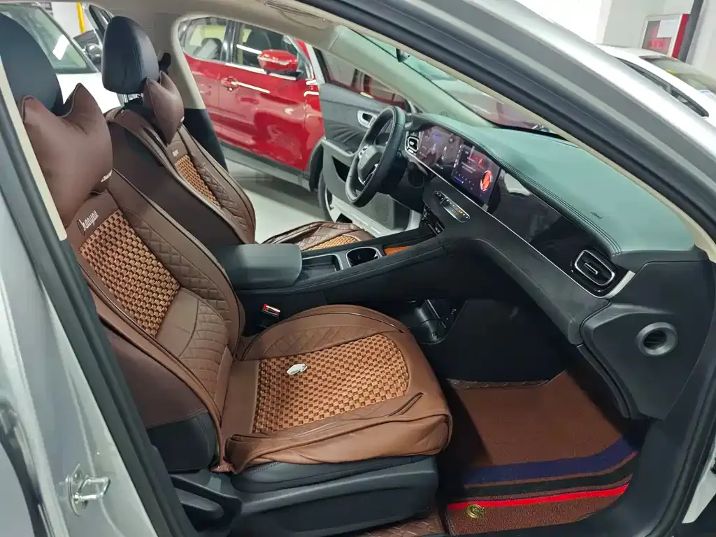 Roewe D7 2025 из CN, фото 9