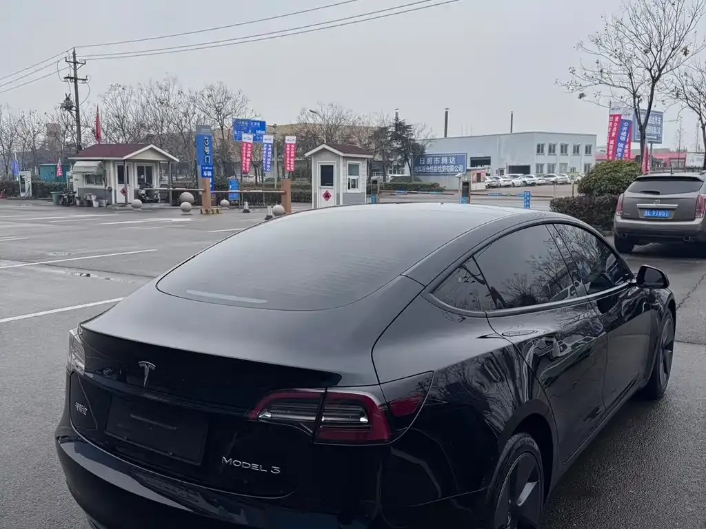 Tesla Model 3 — фото 8