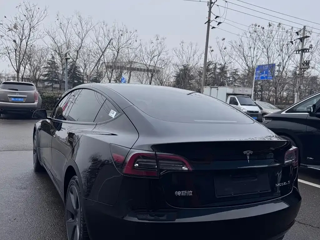 Tesla Model 3 — фото 7