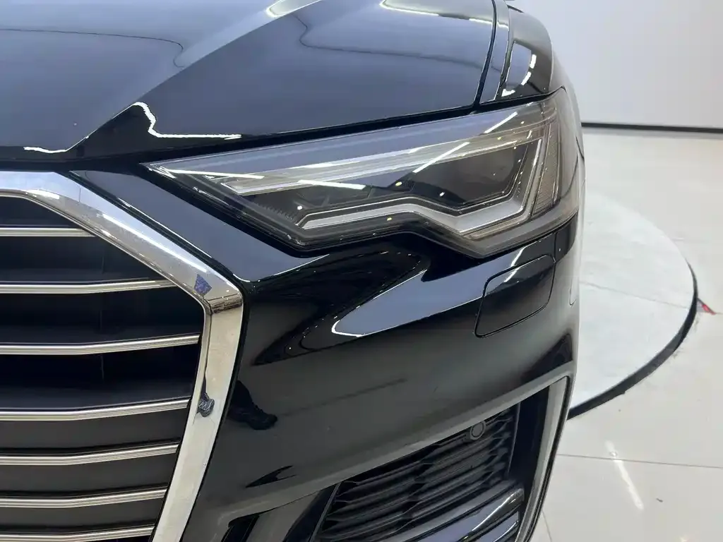 Audi A6L — фото 9