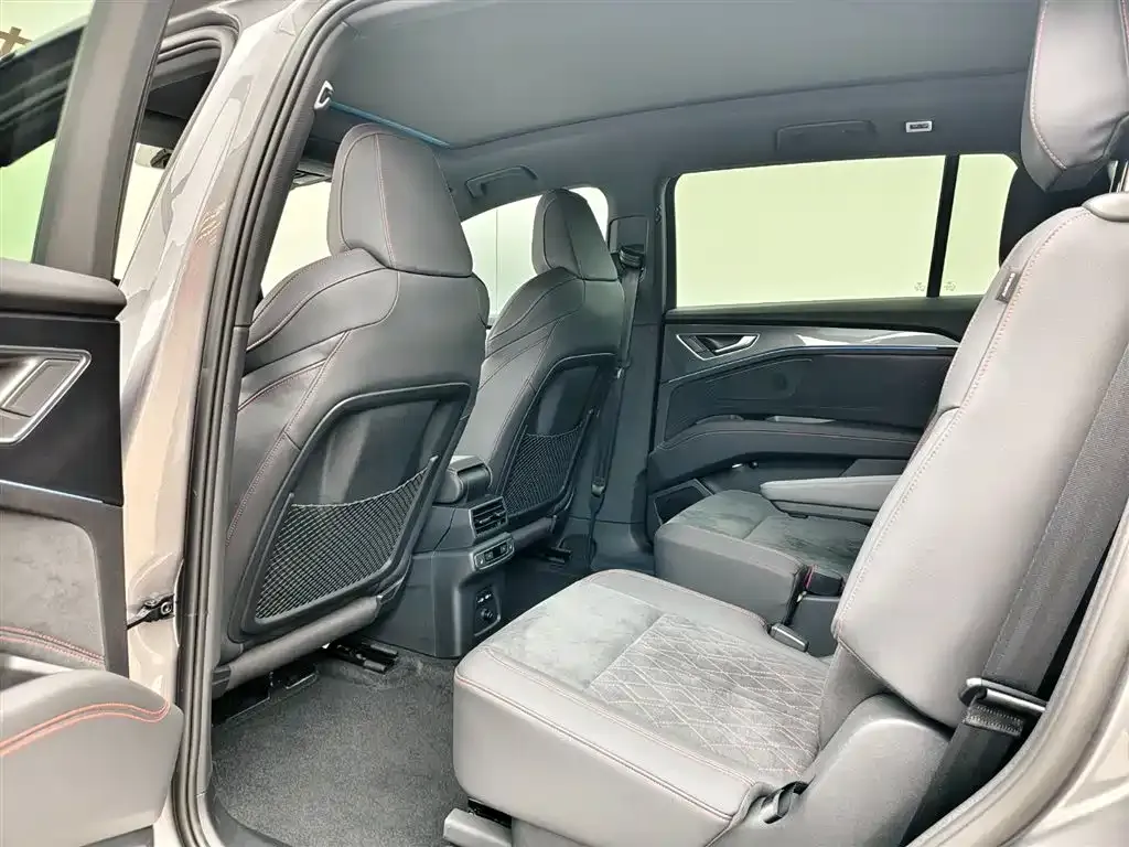 Audi Q5 e-tron 2024 из CN, фото 3