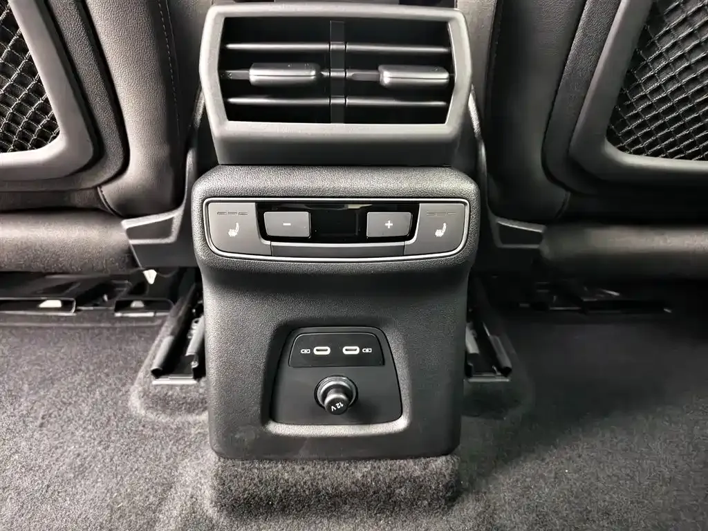 Audi Q5 e-tron 2024 из CN, фото 9