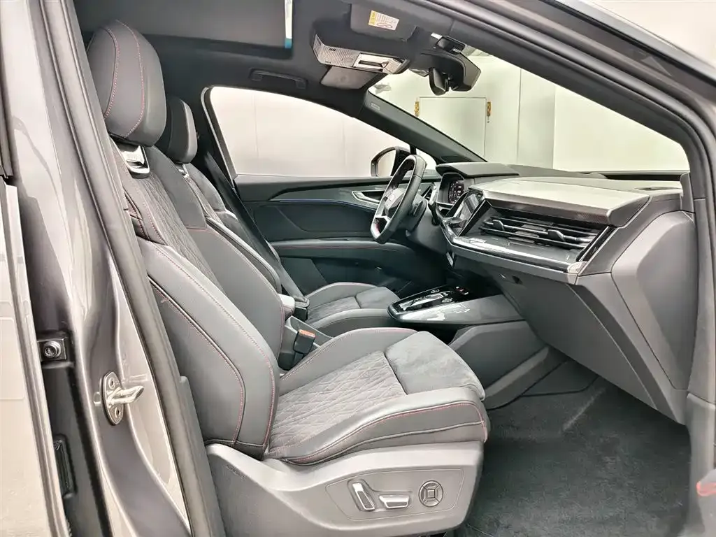 Audi Q5 e-tron 2024 из CN, фото 2