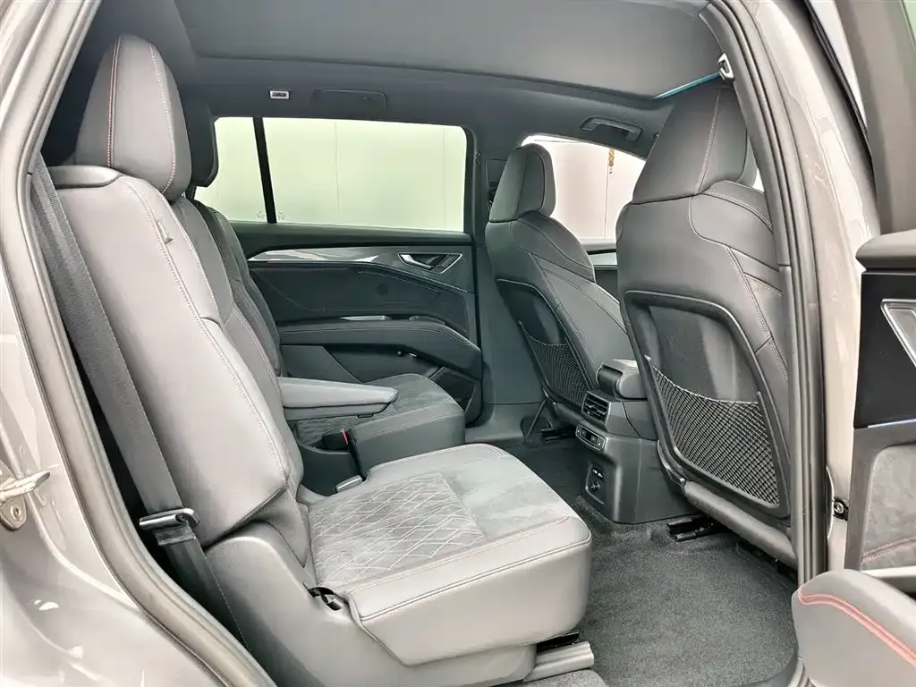 Audi Q5 e-tron 2024 из CN, фото 4