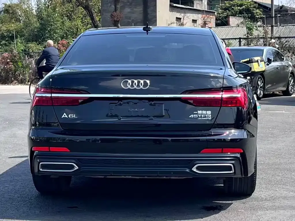 Audi A6L — фото 10