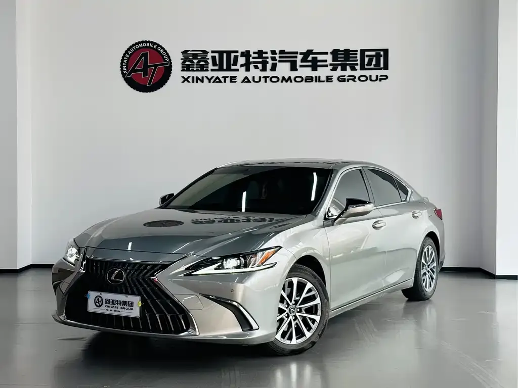 Lexus ES — фото 1