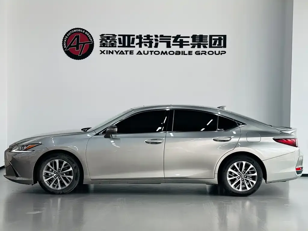 Lexus ES — фото 6