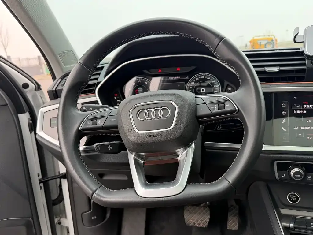 Audi Q3 — фото 3